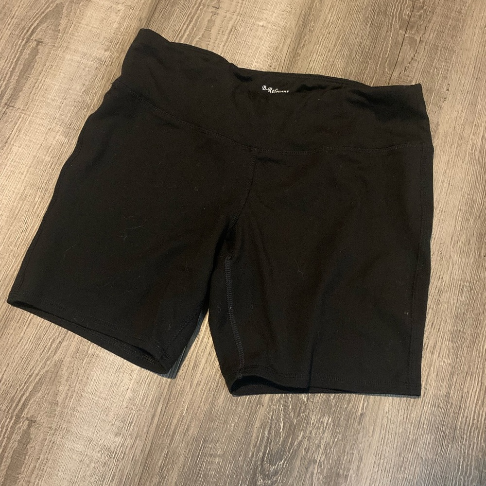 B-relevant black biker shorts